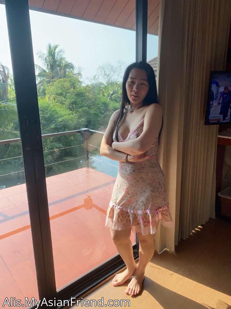 Resort Weekend, Your Booking